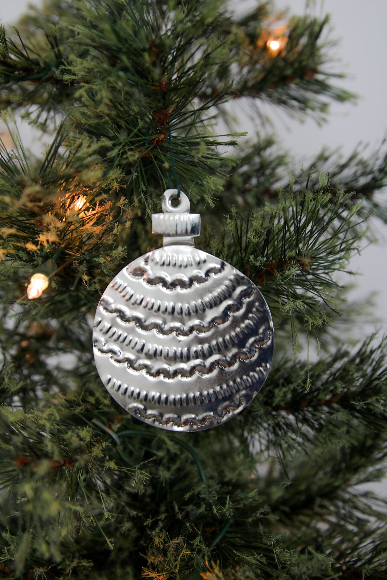 Tin Ornament - Esfera